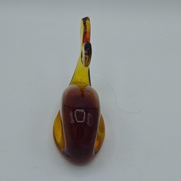 Hand Blown VTG Pilgrim Amber Art Glass Whale Figurine Paperweight Sea Shelf Sitt - Picture 3 of 6